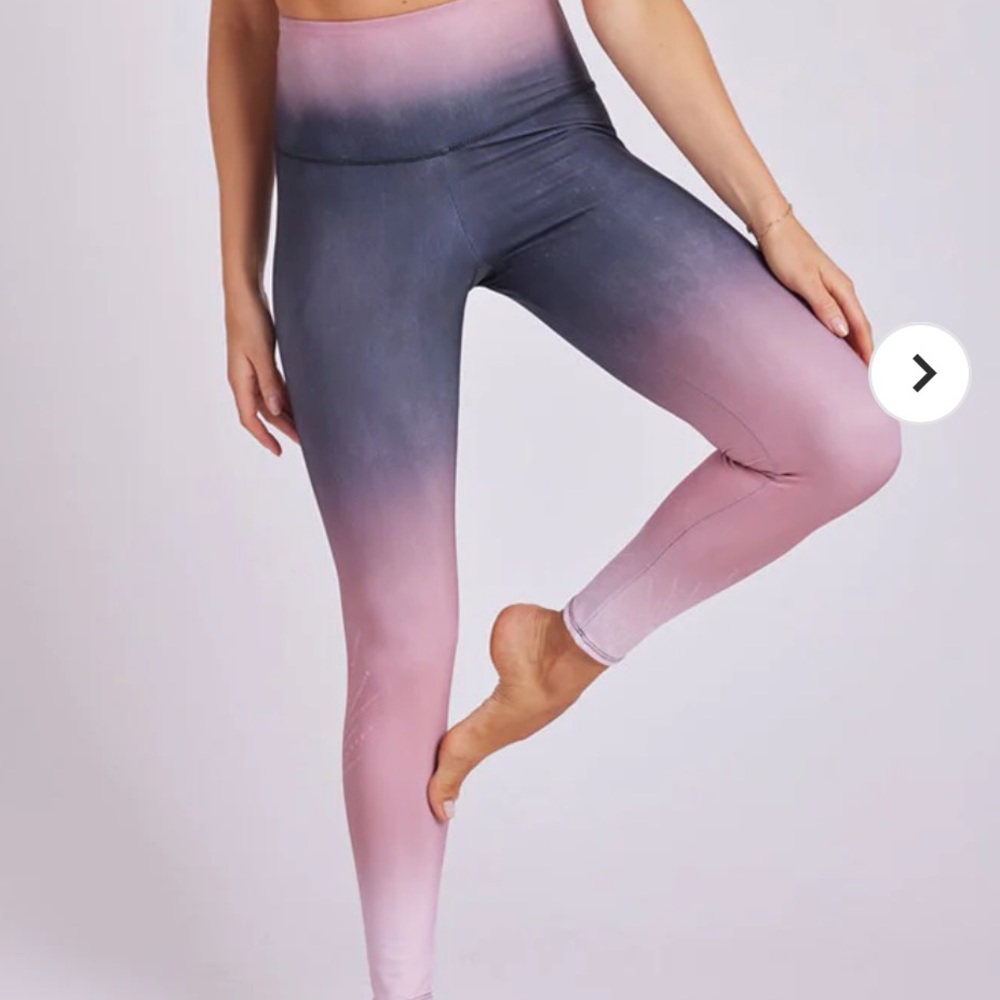 Onzie NWT Leggings Graphic High Rise